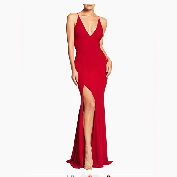 Dress The Population
Iris Sleeveless Crepe Slit Gown - Picture 1 of 4